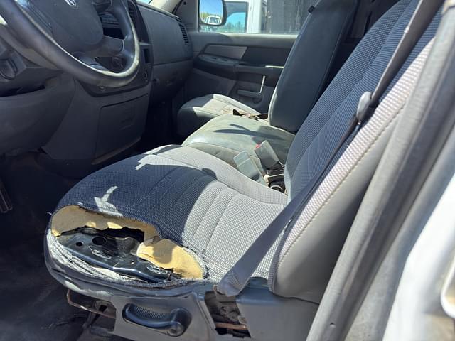 Image of Dodge Ram 1500 equipment image 3
