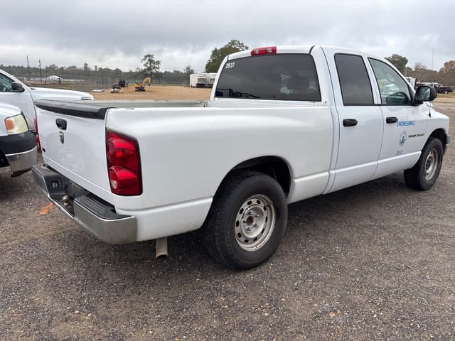 Image of Dodge Ram 1500 equipment image 2