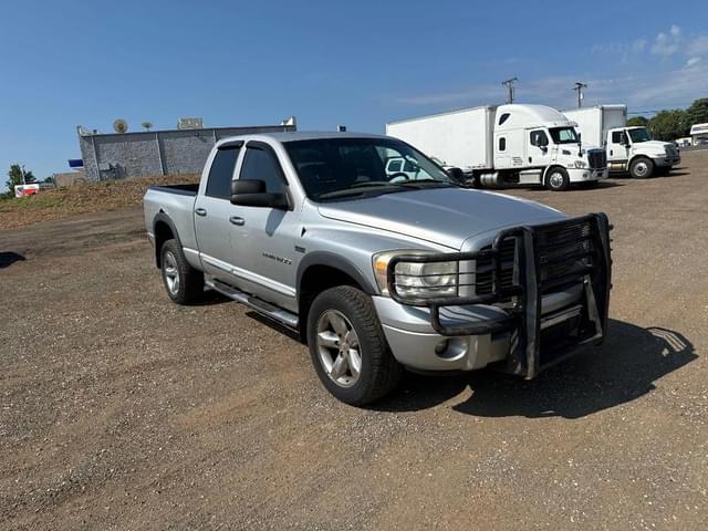 Image of Dodge Ram 1500 equipment image 3