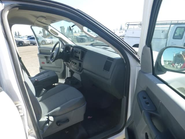 Image of Dodge Ram 1500 equipment image 4