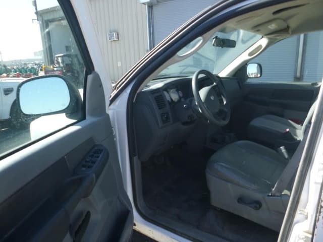 Image of Dodge Ram 1500 equipment image 3