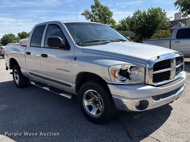 Image of Dodge Ram 1500 equipment image 2