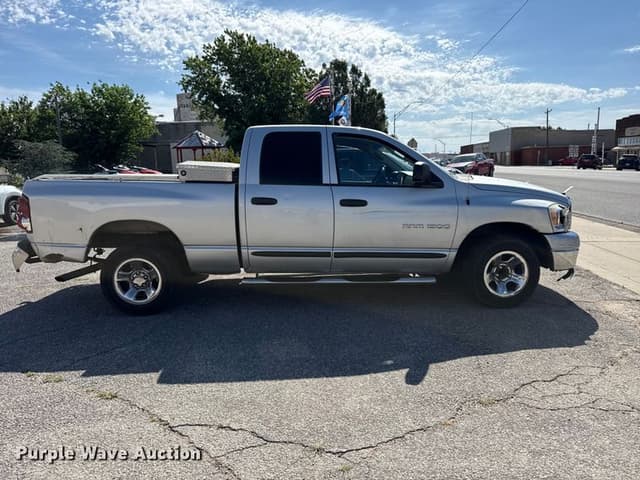Image of Dodge Ram 1500 equipment image 3