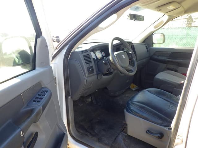 Image of Dodge Ram 1500 equipment image 4