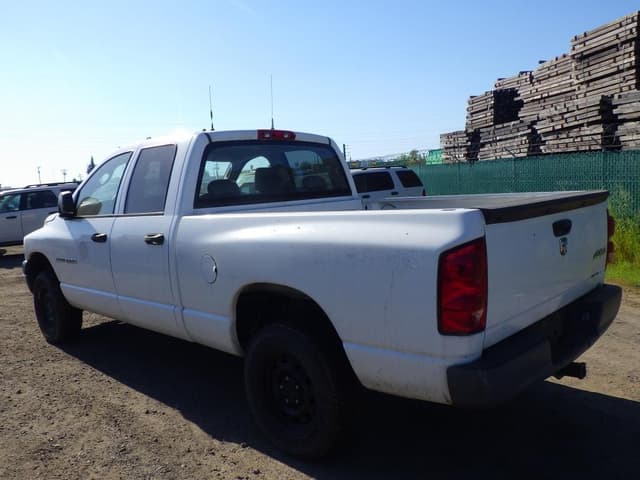 Image of Dodge Ram 1500 equipment image 3