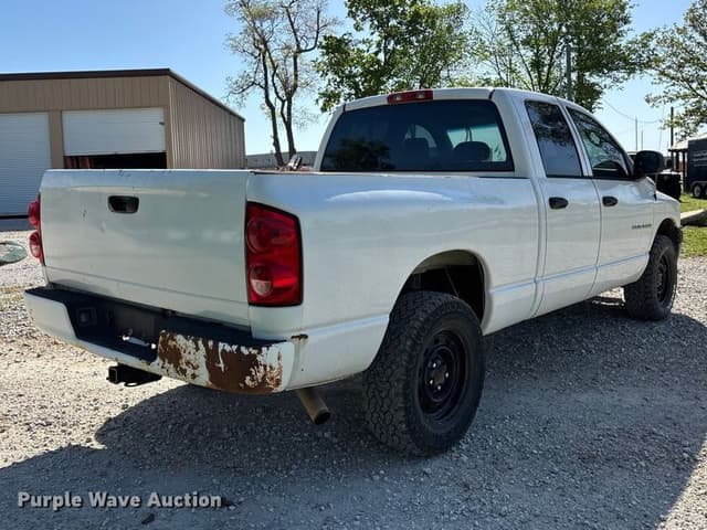 Image of Dodge Ram 1500 equipment image 4