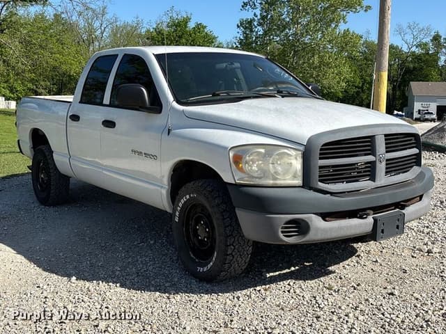 Image of Dodge Ram 1500 equipment image 2