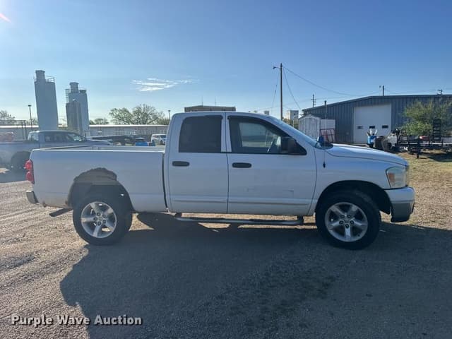 Image of Dodge Ram 1500 equipment image 3