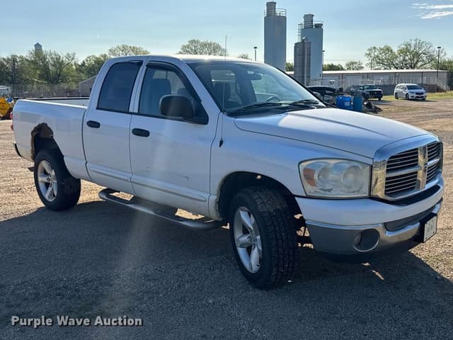 Image of Dodge Ram 1500 equipment image 2