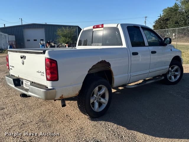 Image of Dodge Ram 1500 equipment image 4