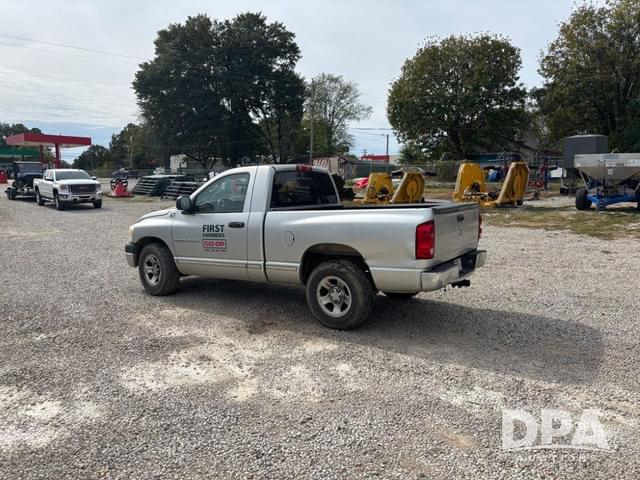 Image of Dodge Ram 1500 equipment image 2