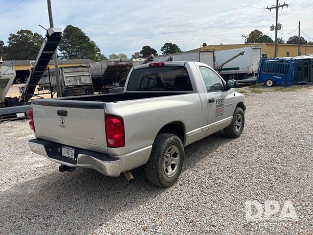 Image of Dodge Ram 1500 equipment image 4