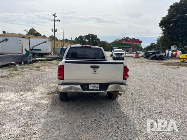 Image of Dodge Ram 1500 equipment image 3