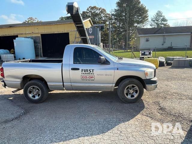 Image of Dodge Ram 1500 equipment image 2