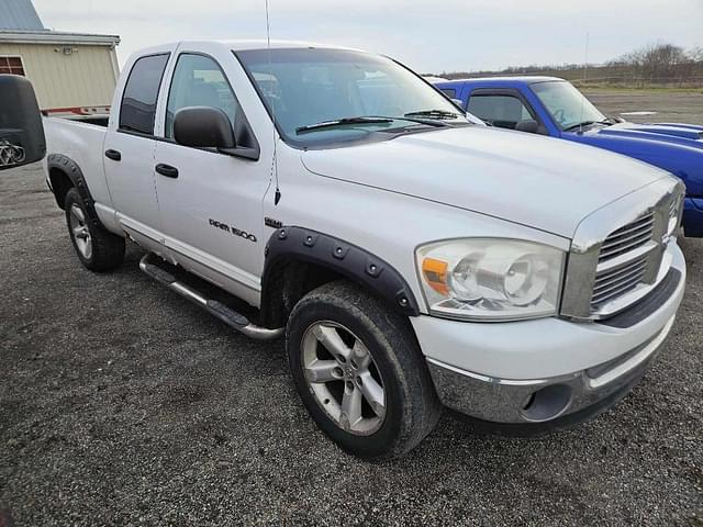 Image of Dodge Ram 1500 equipment image 2