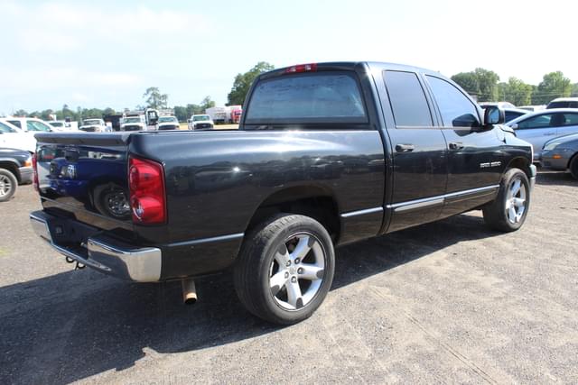 Image of Dodge Ram 1500 equipment image 2