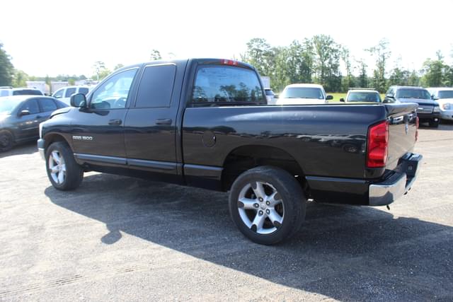 Image of Dodge Ram 1500 equipment image 3