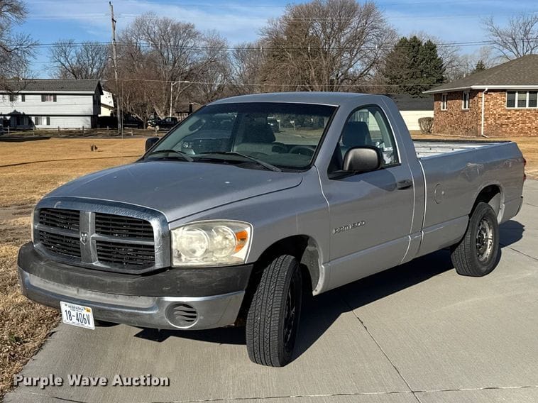 2007 Dodge Ram 1500 Equipment Image0