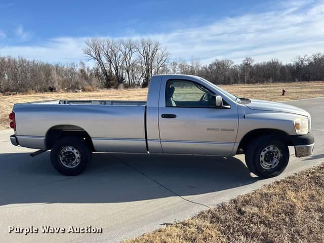 Image of Dodge Ram 1500 equipment image 3