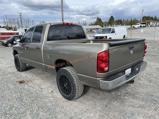 Image of Dodge Ram 1500 equipment image 3