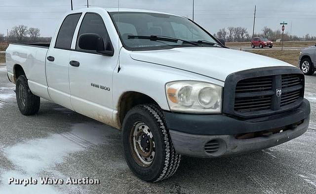 Image of Dodge Ram 1500 equipment image 2