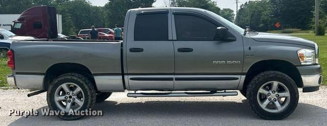 Image of Dodge Ram 1500 equipment image 3