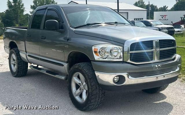 Image of Dodge Ram 1500 equipment image 2