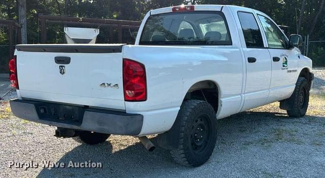 Image of Dodge Ram 1500 equipment image 4