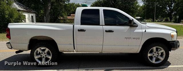 Image of Dodge Ram 1500 equipment image 3