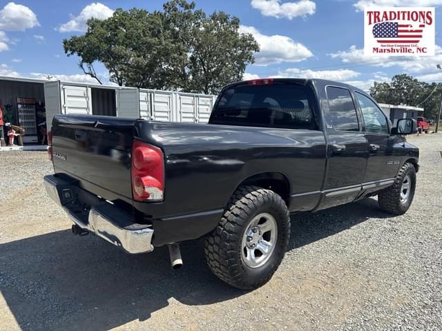 Image of Dodge Ram 1500 equipment image 4