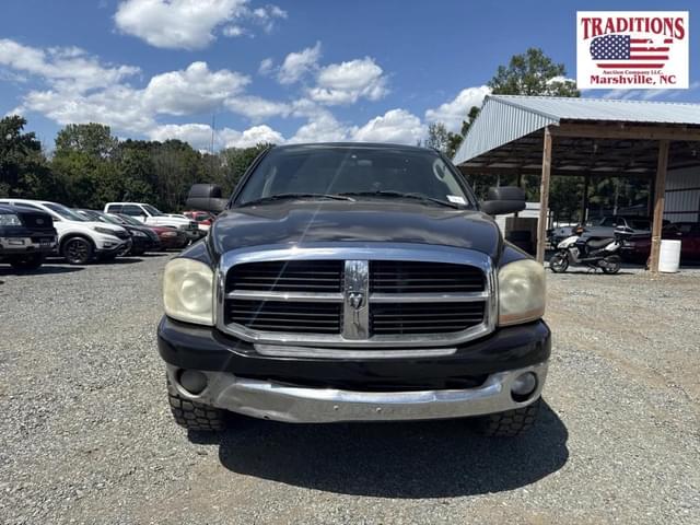Image of Dodge Ram 1500 equipment image 2