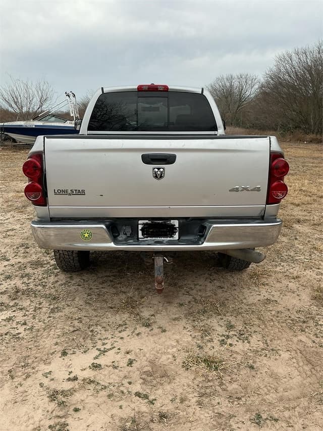 Image of Dodge Ram 2500 equipment image 3