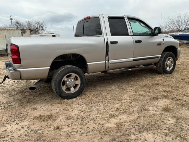 Image of Dodge Ram 2500 equipment image 4