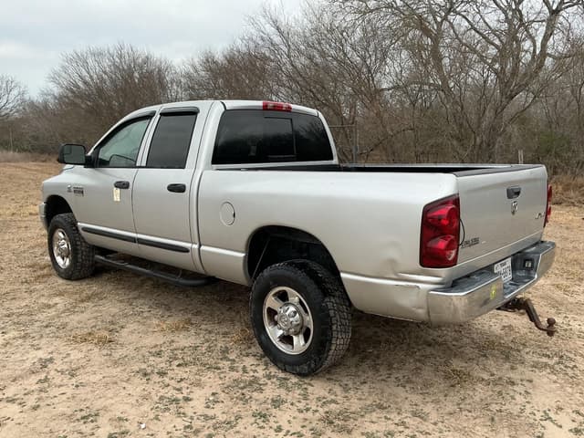 Image of Dodge Ram 2500 equipment image 2