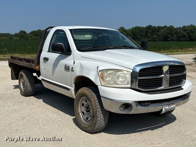 Image of Dodge Ram 2500 equipment image 2