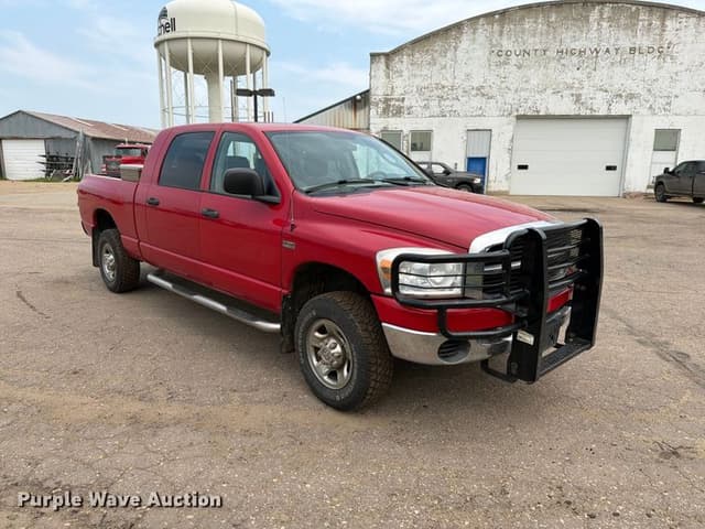 Image of Dodge Ram 2500 equipment image 2