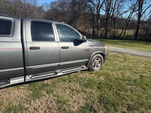 Image of Dodge Ram 2500 equipment image 3