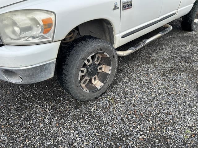 Image of Dodge Ram 2500 equipment image 4