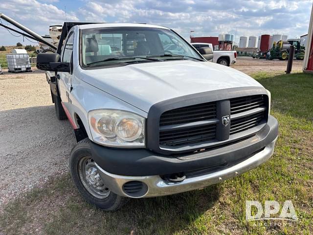 Image of Dodge Ram 2500 equipment image 3