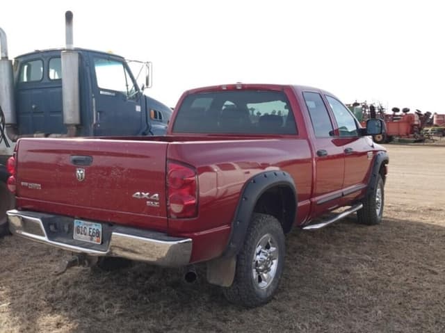 Image of Dodge Ram 2500 equipment image 2