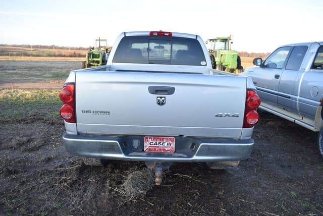 Image of Dodge Ram 2500 equipment image 3