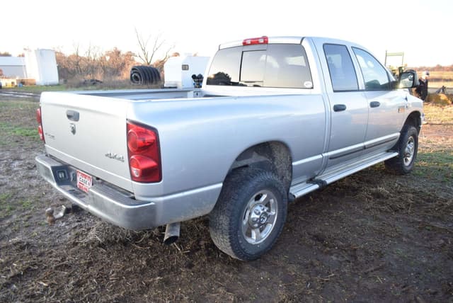 Image of Dodge Ram 2500 equipment image 4