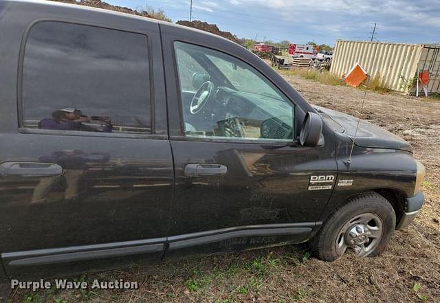 Image of Dodge Ram 2500 equipment image 3