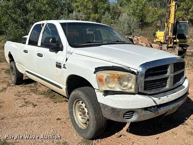 Image of Dodge Ram 2500 equipment image 2