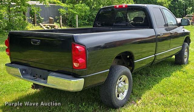 Image of Dodge Ram 2500 equipment image 4
