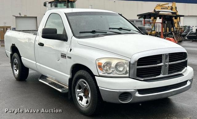 Image of Dodge Ram 2500 equipment image 2