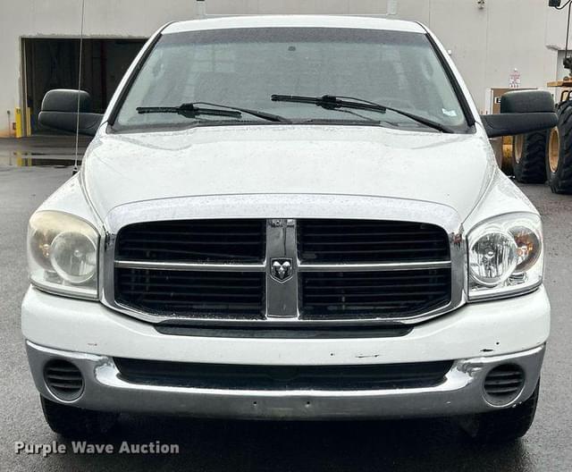 Image of Dodge Ram 2500 equipment image 1
