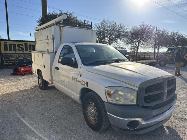 Image of Dodge Ram 2500HD equipment image 4
