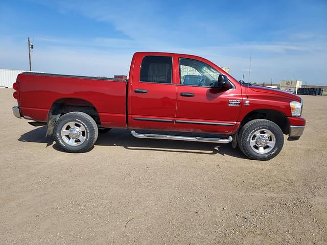 Image of Dodge Ram 2500HD equipment image 3