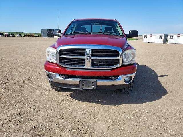 Image of Dodge Ram 2500HD equipment image 2